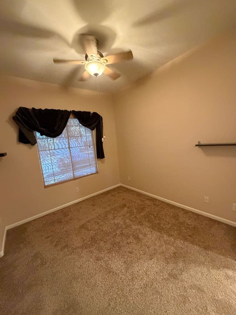 Tracy House: 1193 Annamarie Way