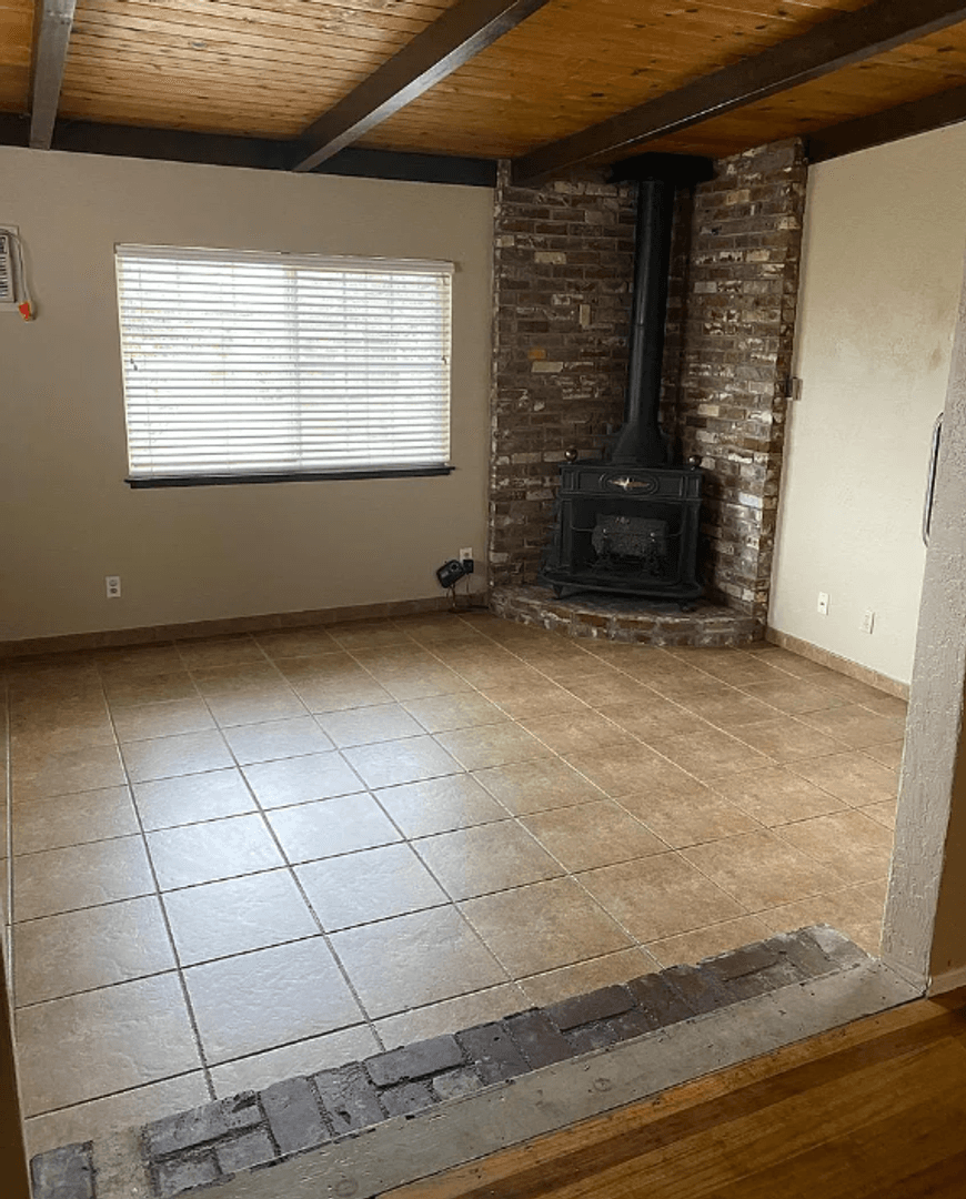 Manteca House: 615 Sierra St