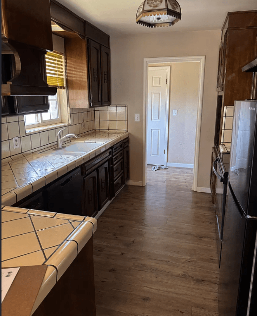 Manteca House: 615 Sierra St
