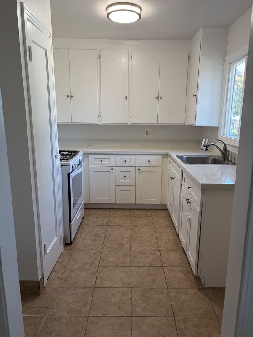 Richmond Apartment: 902-908 24th Street