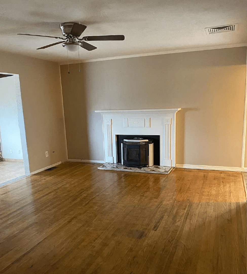 Manteca House: 615 Sierra St