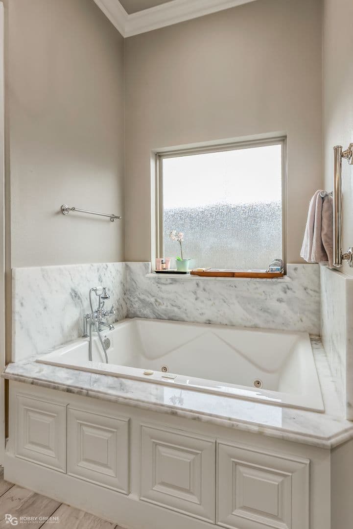 Bossier City House: 106 Vieux Carre