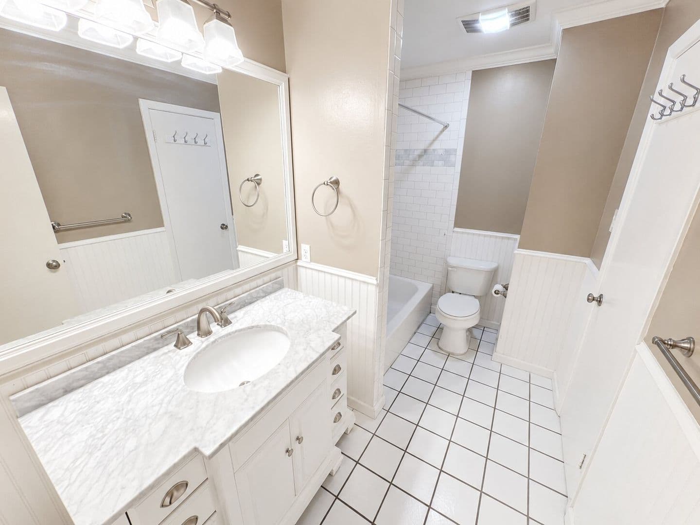 Shreveport House: 10102 Salinas Dr