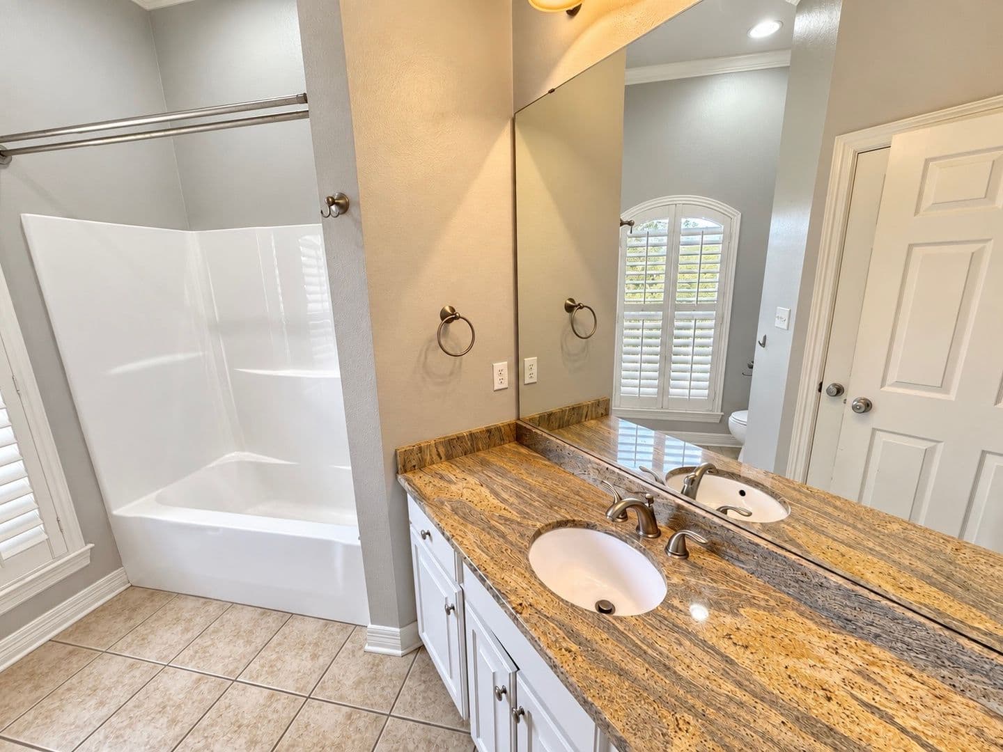 Bossier City House: 218 Ixworth Avenue