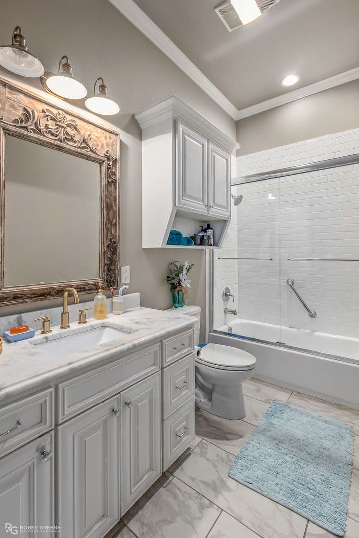 Bossier City House: 106 Vieux Carre