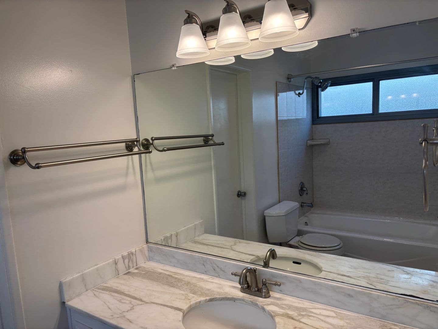 San Diego Apartment: 3748 Curtis St.