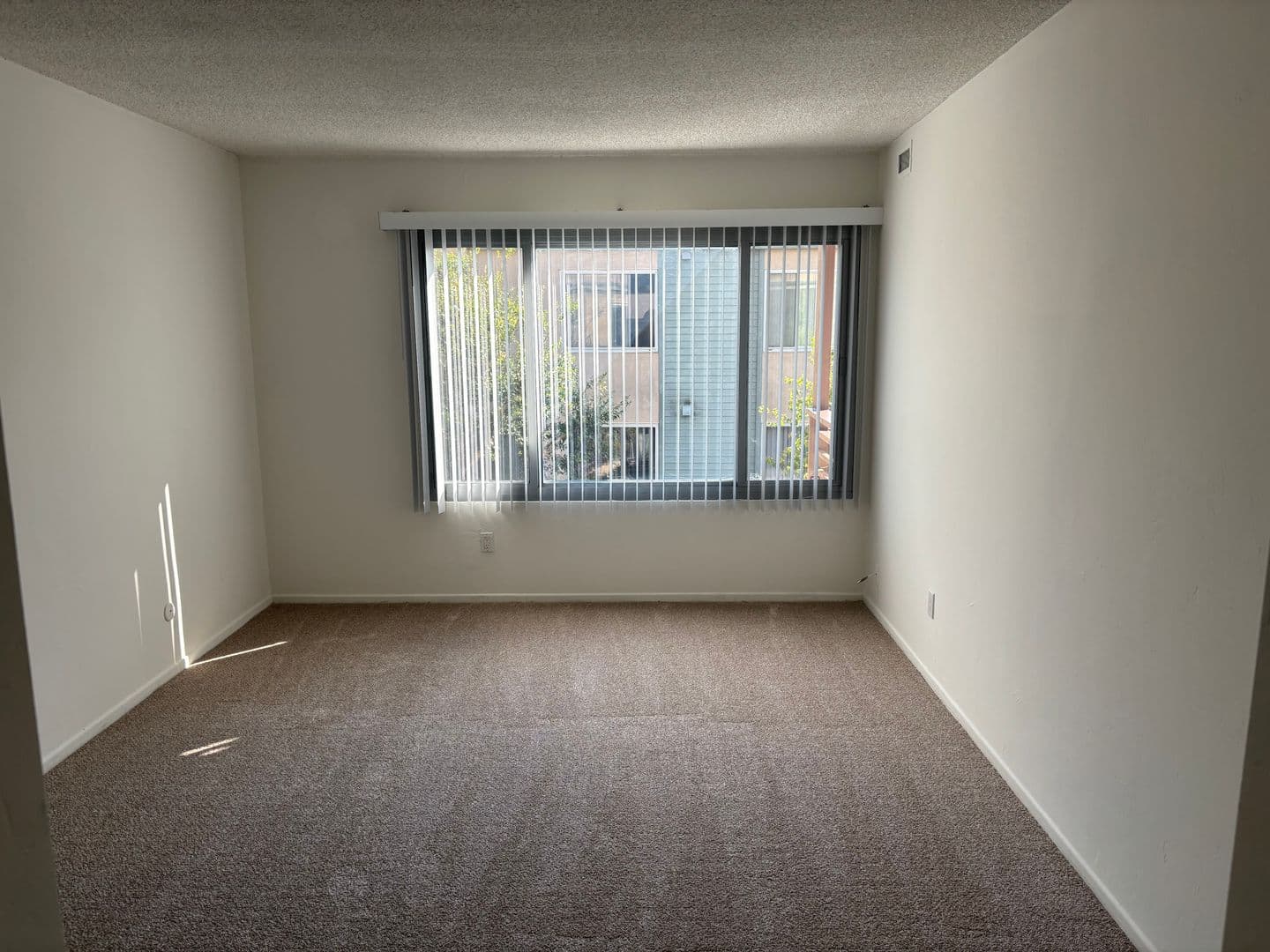 San Diego Apartment: 3748 Curtis St.
