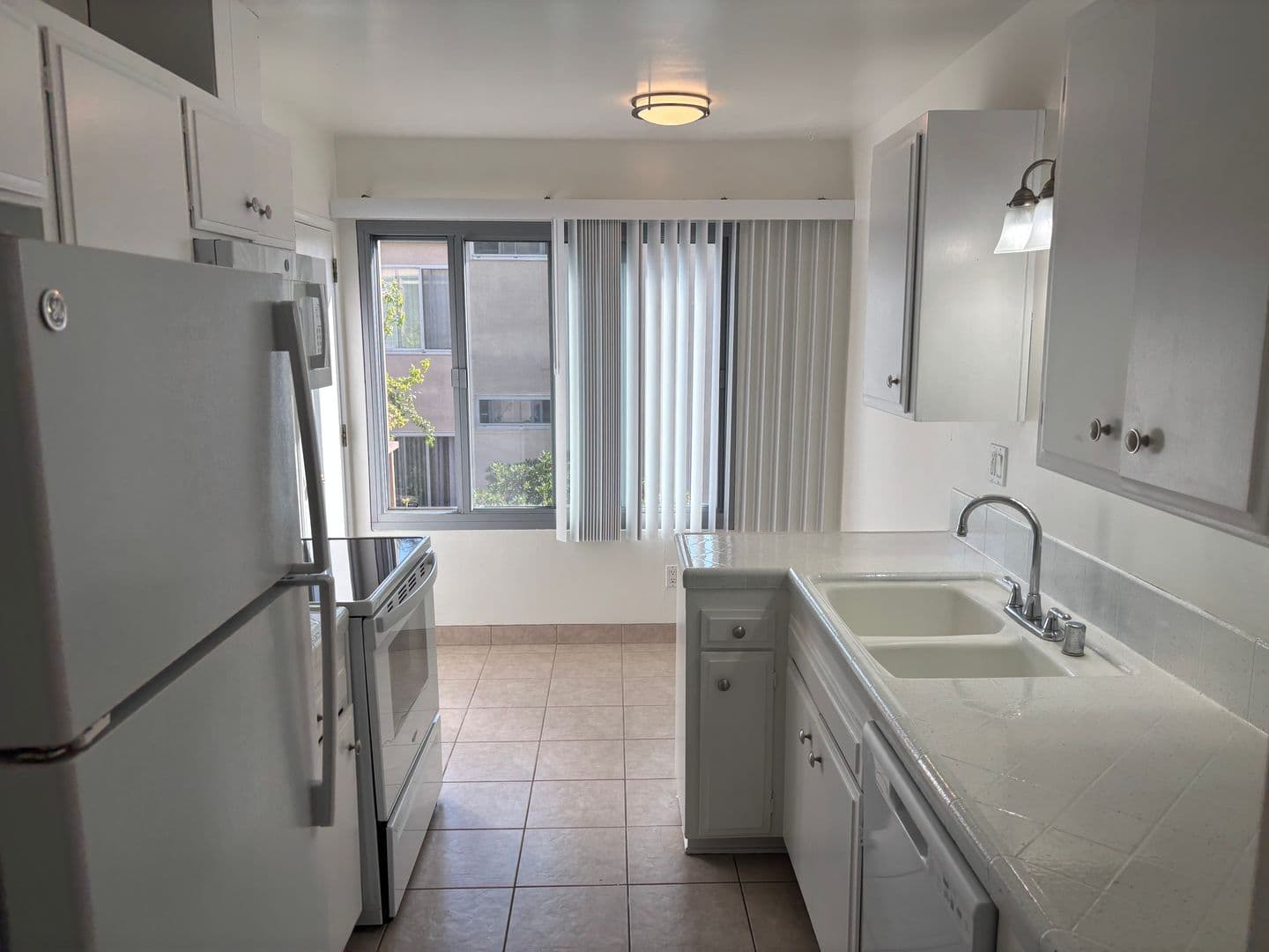 San Diego Apartment: 3748 Curtis St.