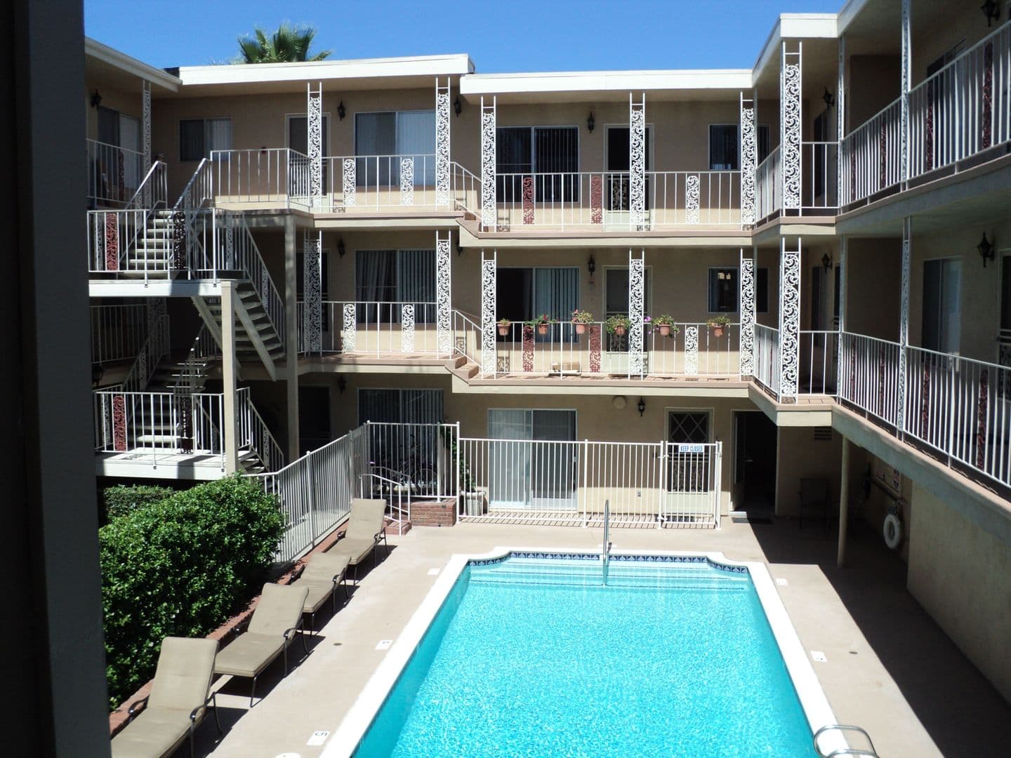 San Diego Apartment: 1633 Diamond St.