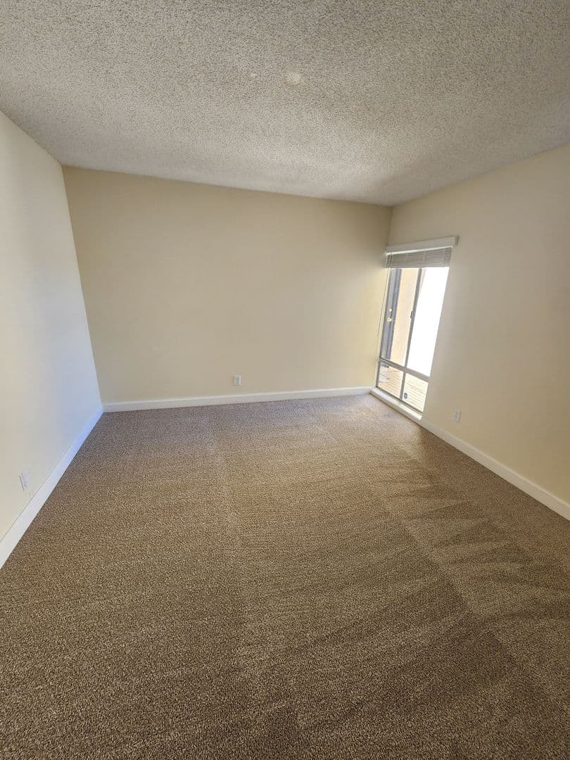 San Diego Apartment: 4110 Jewell St.