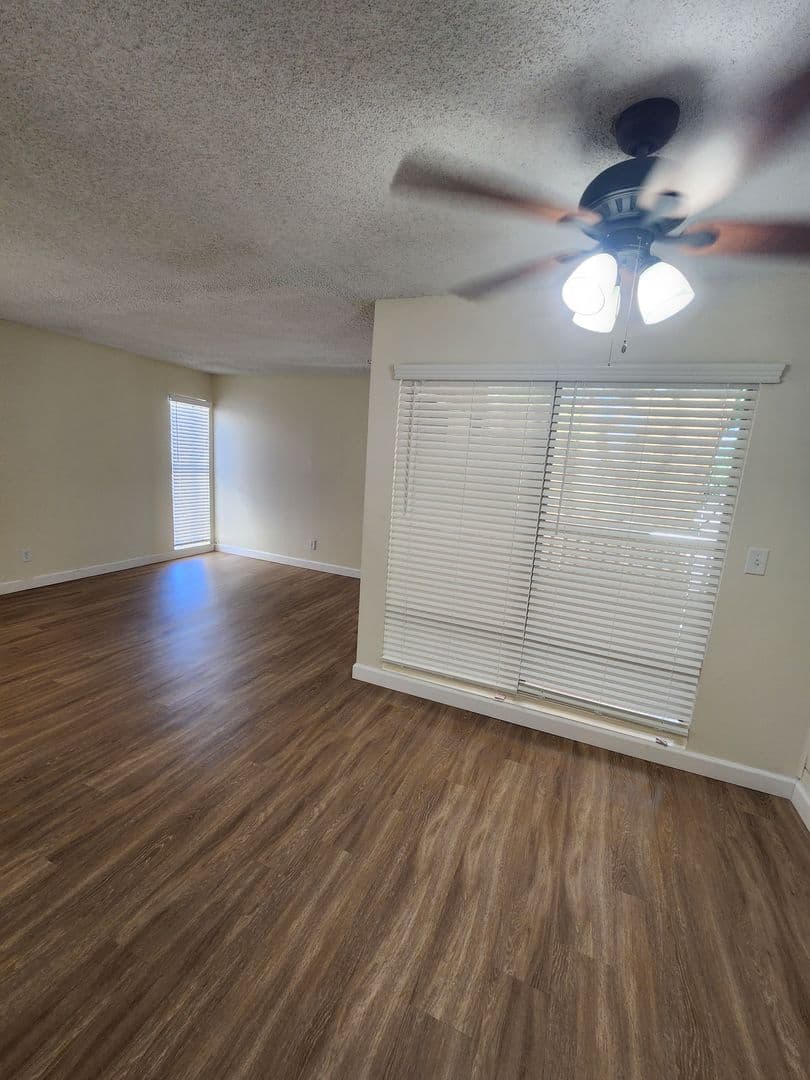 San Diego Apartment: 4110 Jewell St.