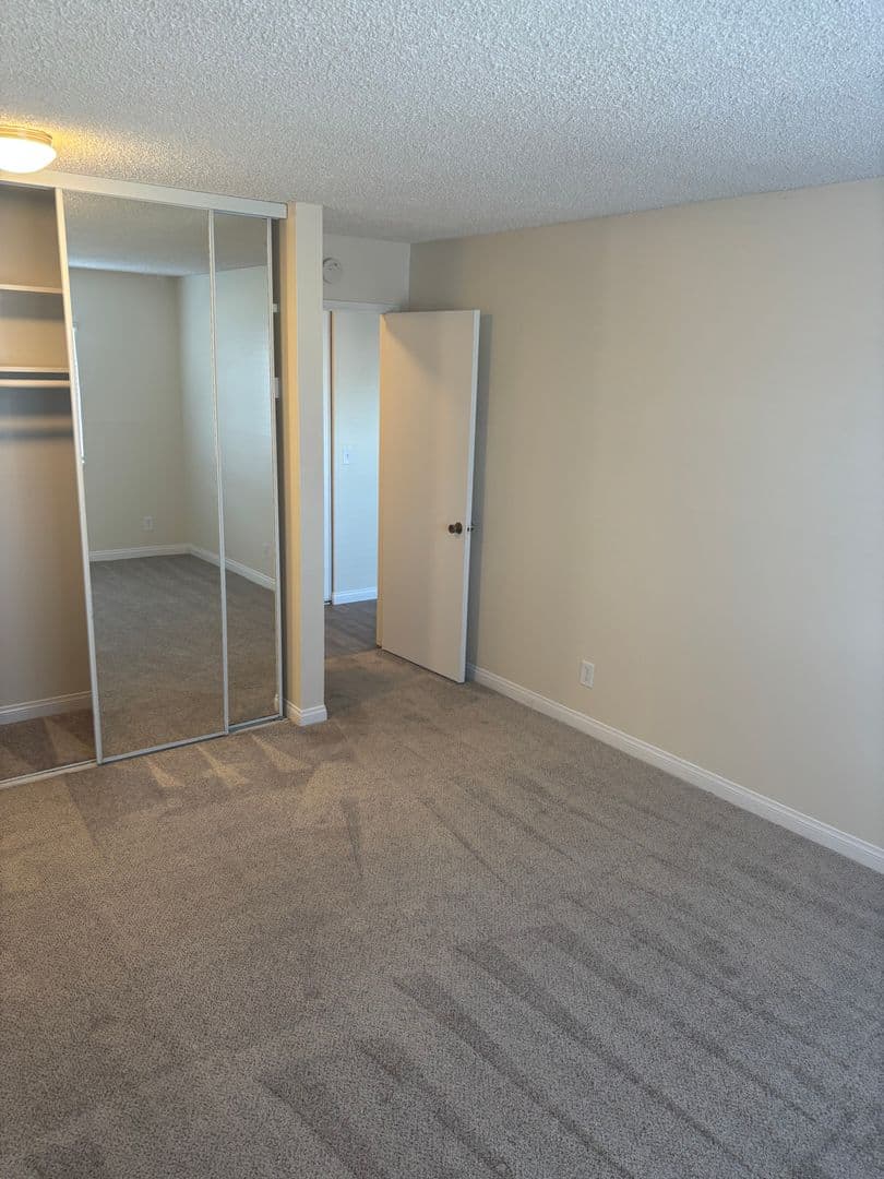 San Diego Apartment: 959 Felspar St.