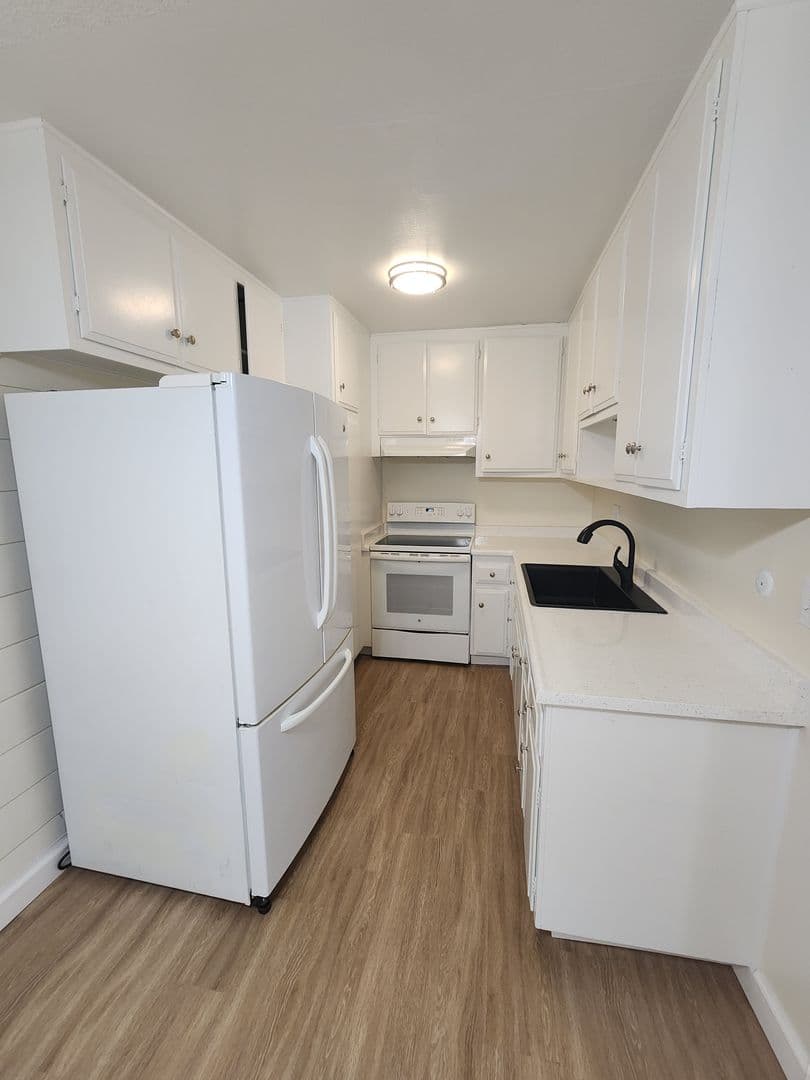 San Diego Apartment: 4110 Jewell St.