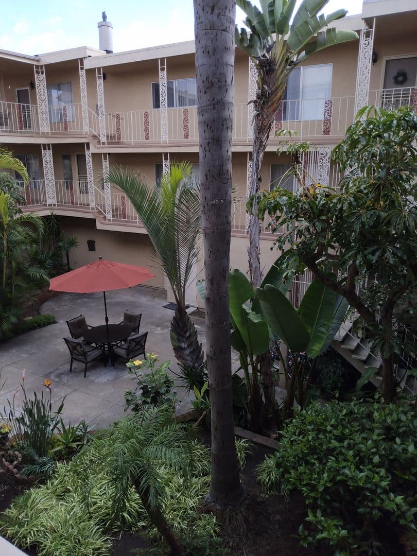 San Diego Apartment: 1633 Diamond St.
