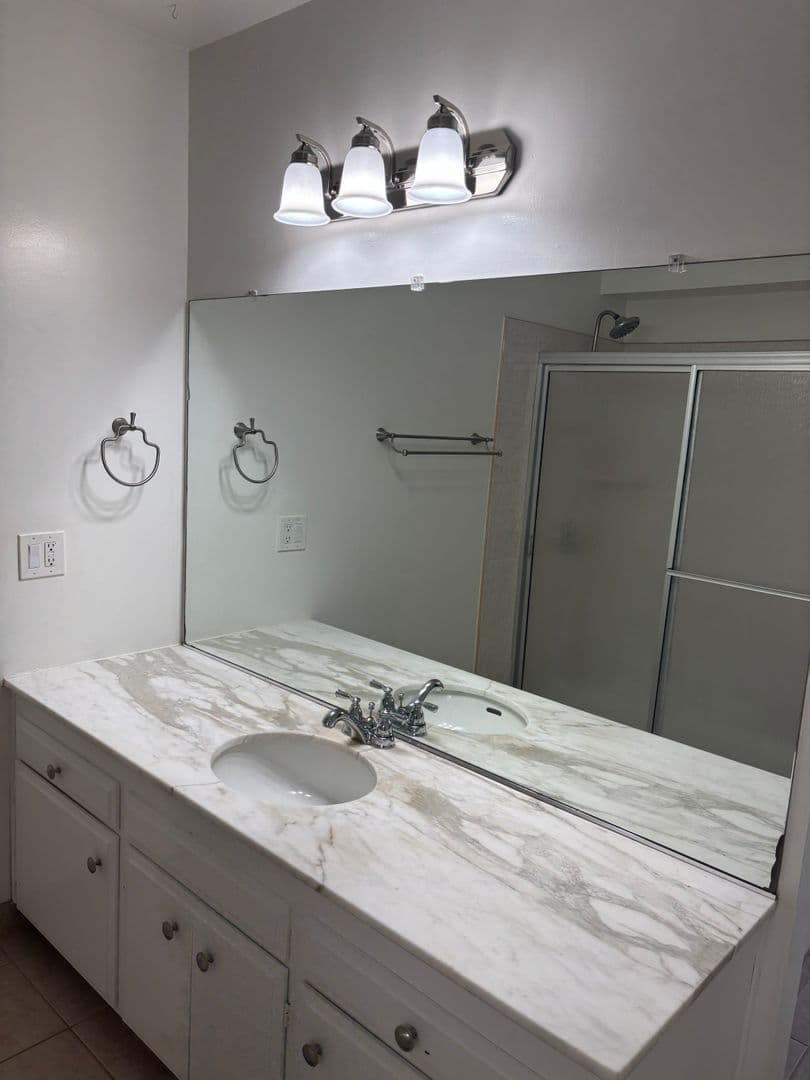 San Diego Apartment: 3748 Curtis St.