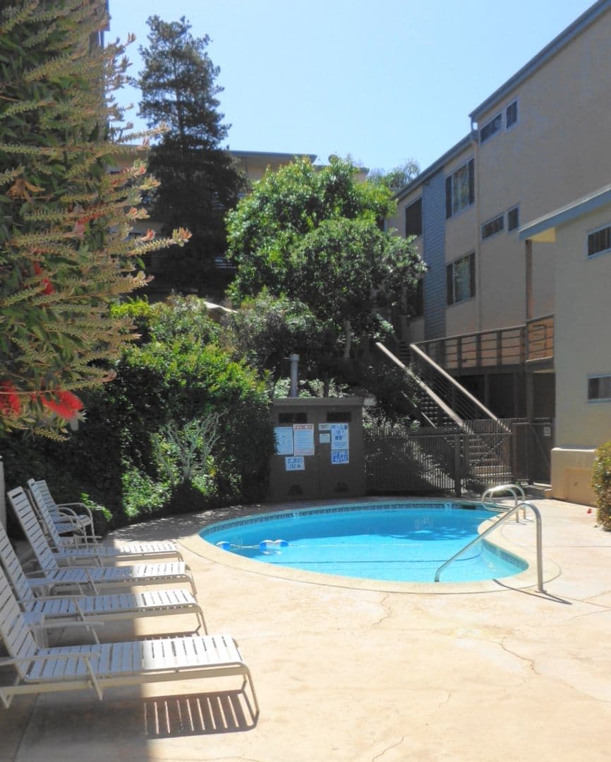 San Diego Apartment: 3748 Curtis St.