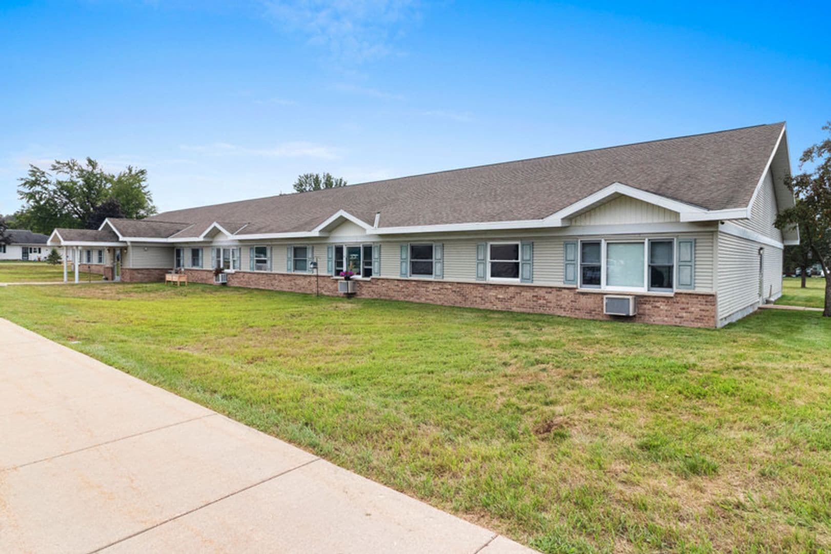 Plover Apartment: 2956 Hickory Drive