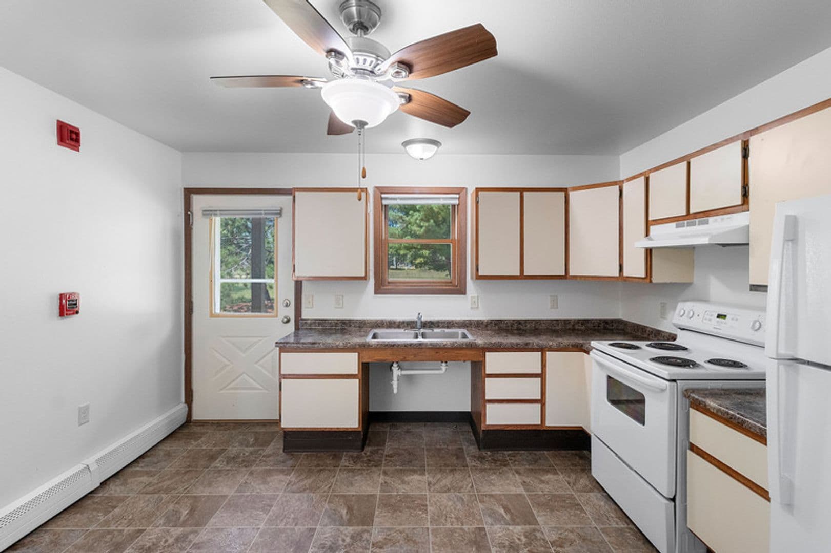 Plover Apartment: 2956 Hickory Drive