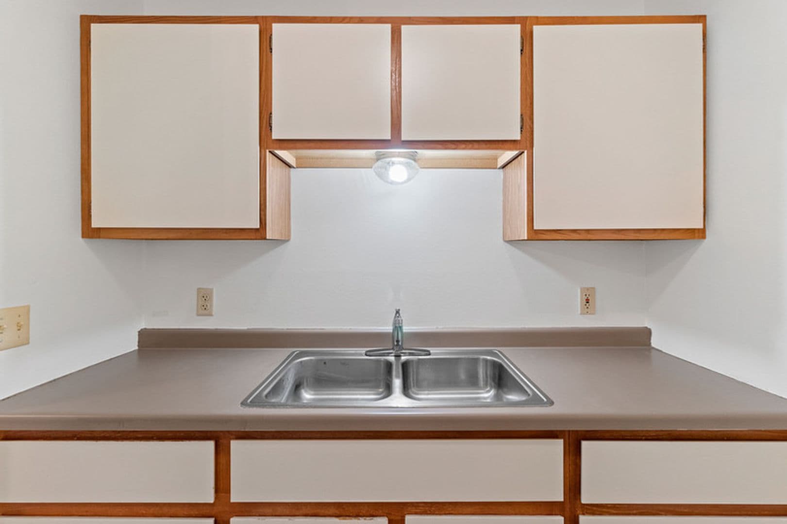 Plover Apartment: 2956 Hickory Drive