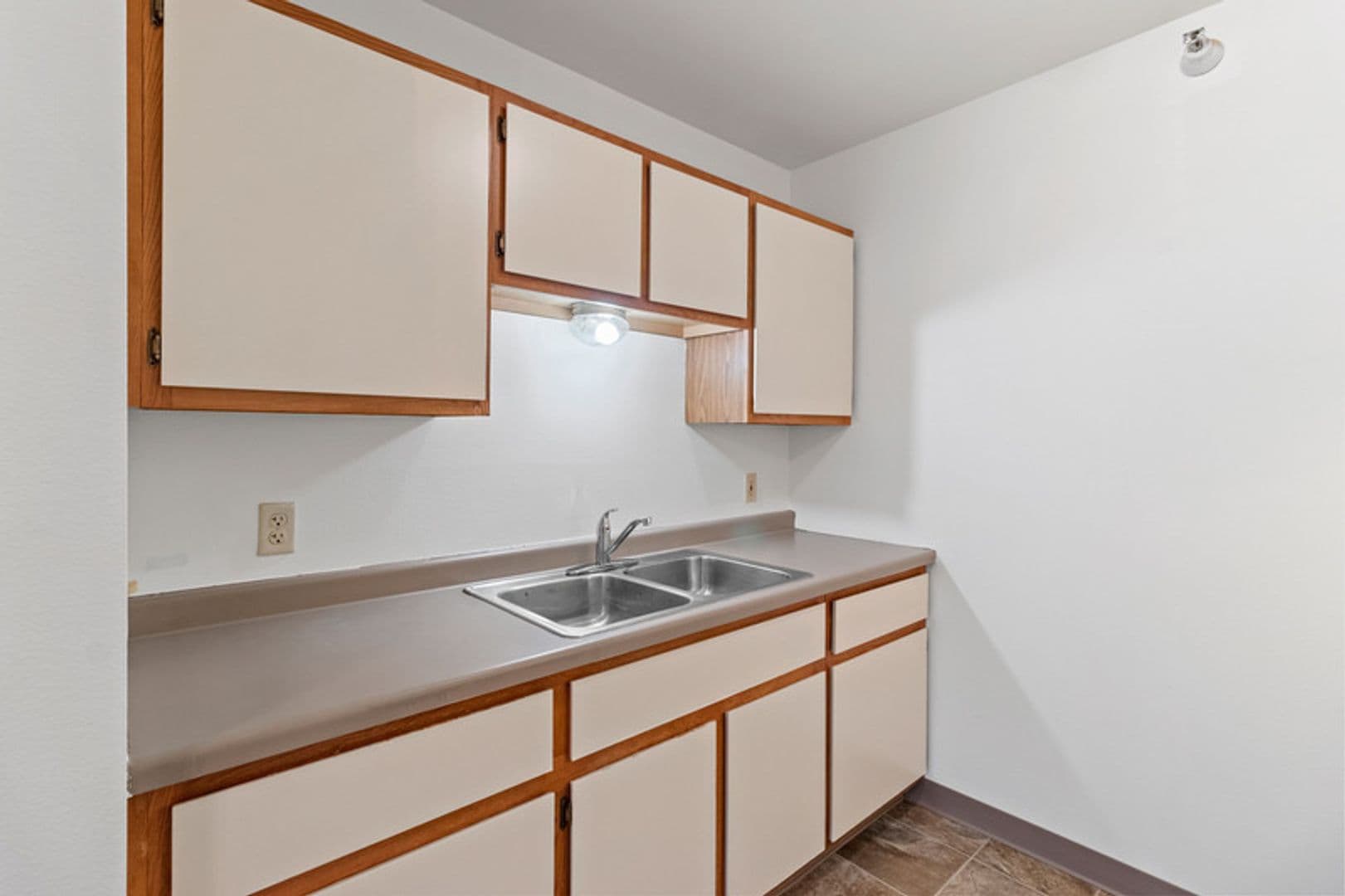 Plover Apartment: 2956 Hickory Drive