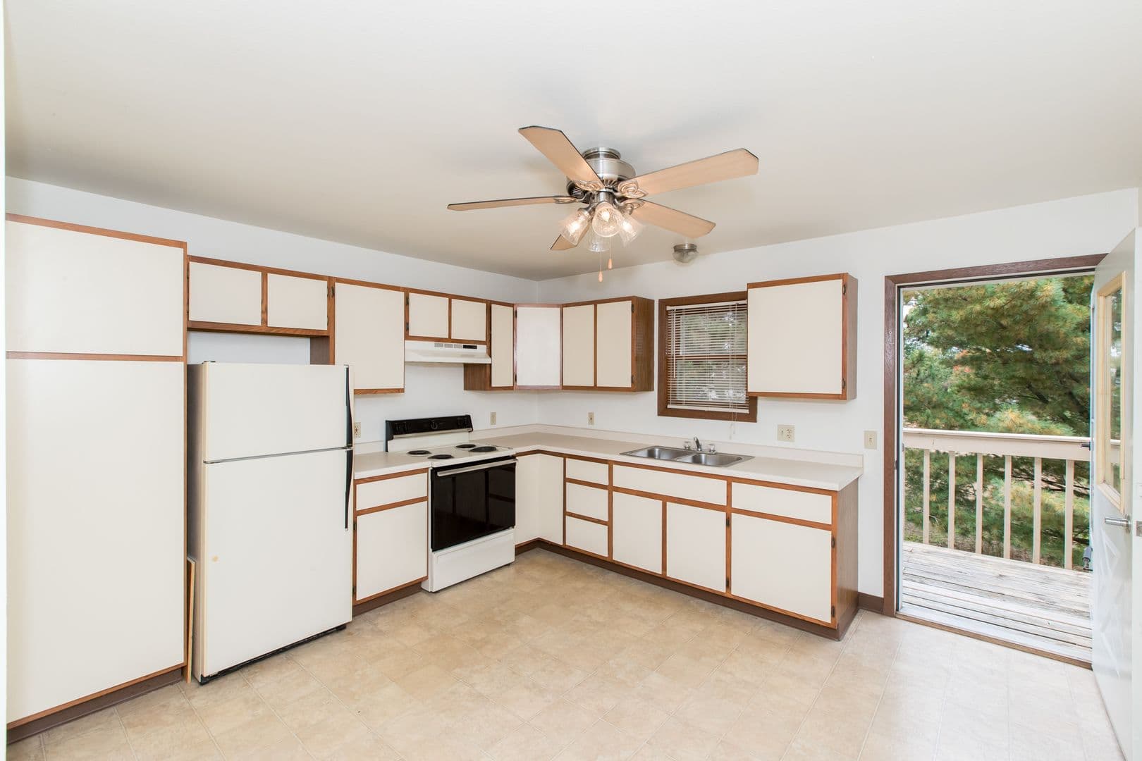 Plover Apartment: 2956 Hickory Drive