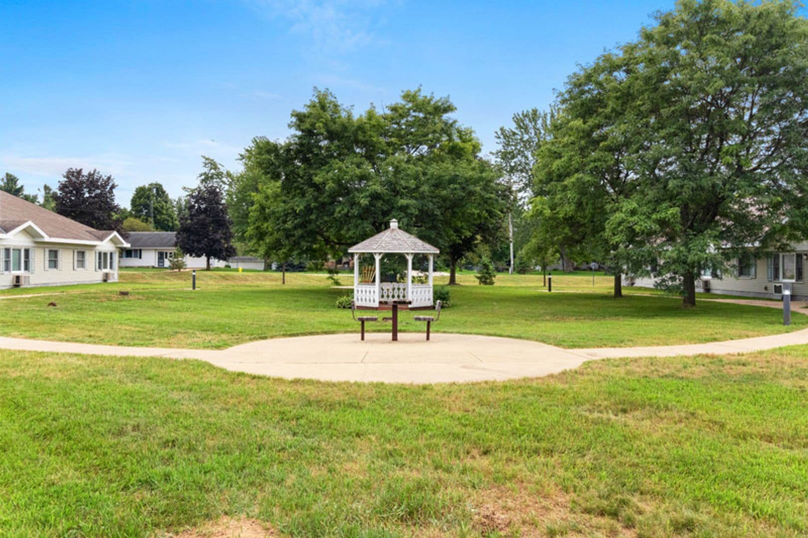 Plover Apartment: 2956 Hickory Drive
