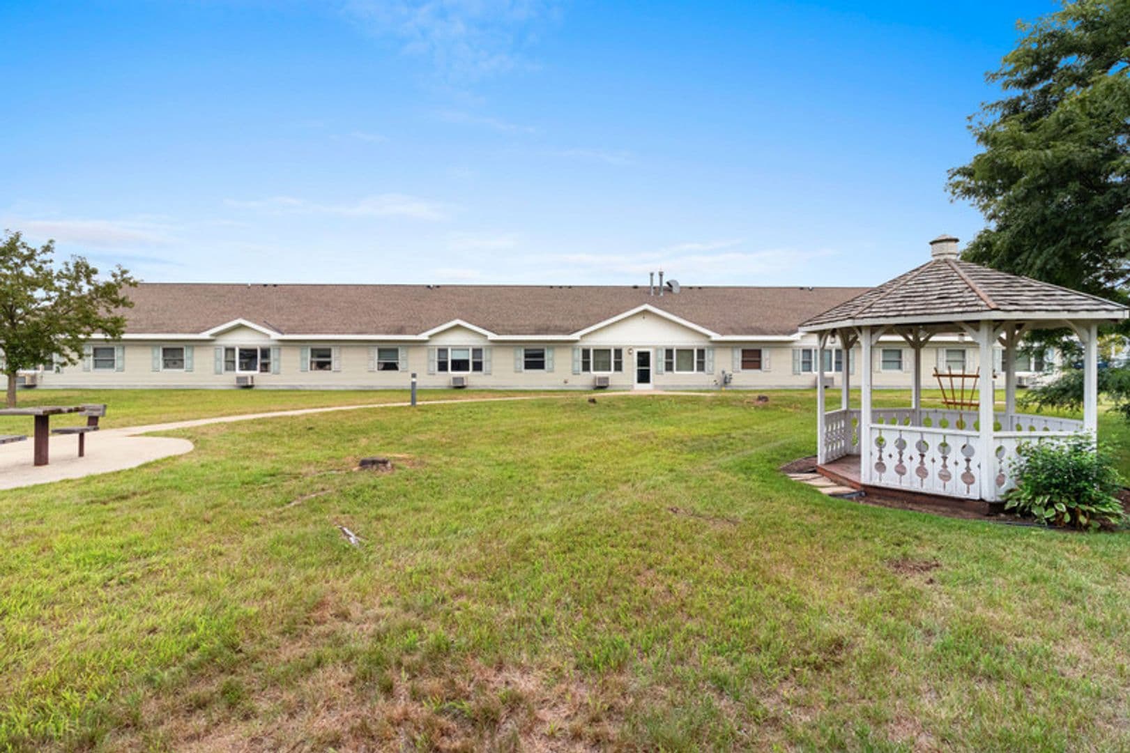 Plover Apartment: 2956 Hickory Drive