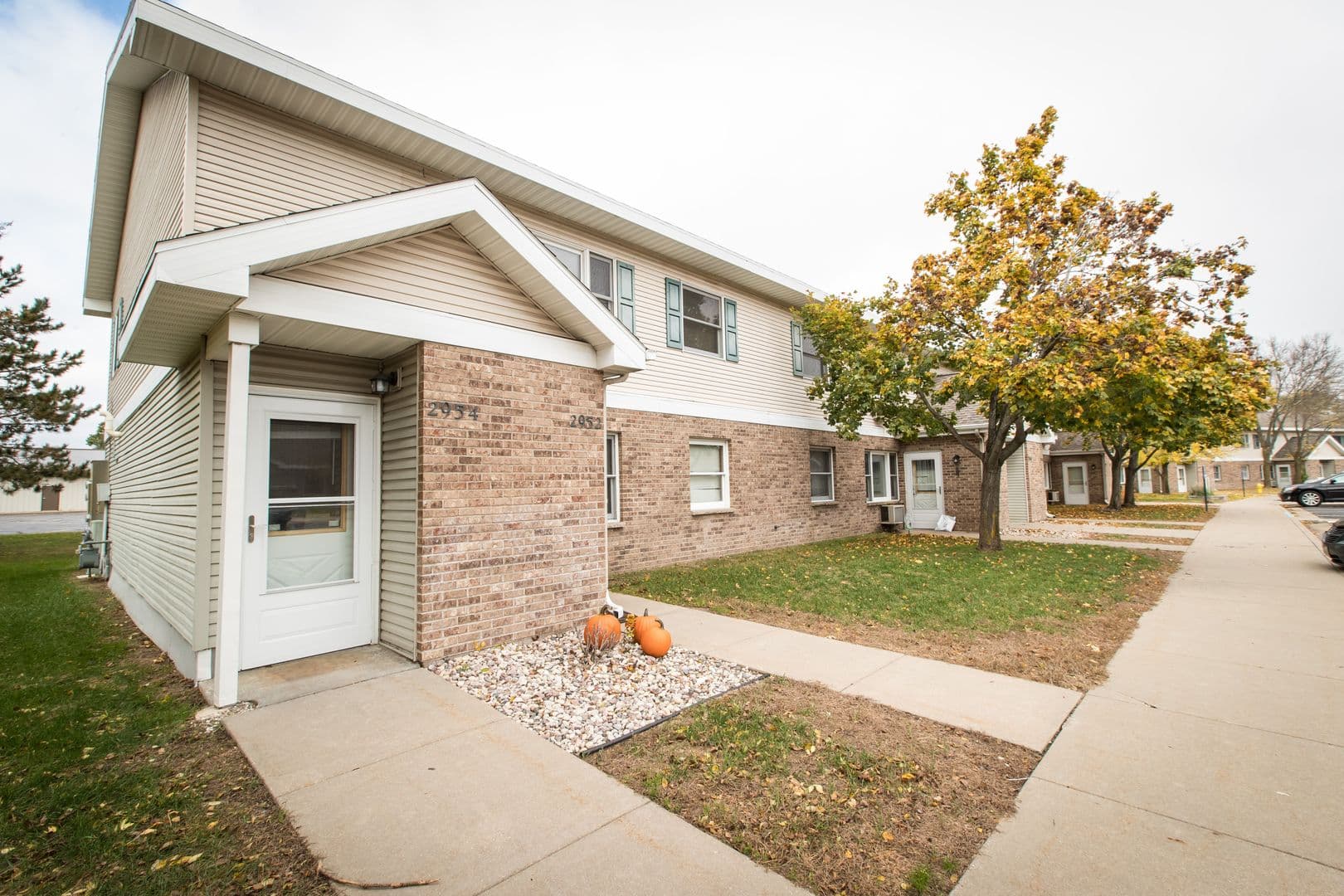 Plover Apartment: 2956 Hickory Drive