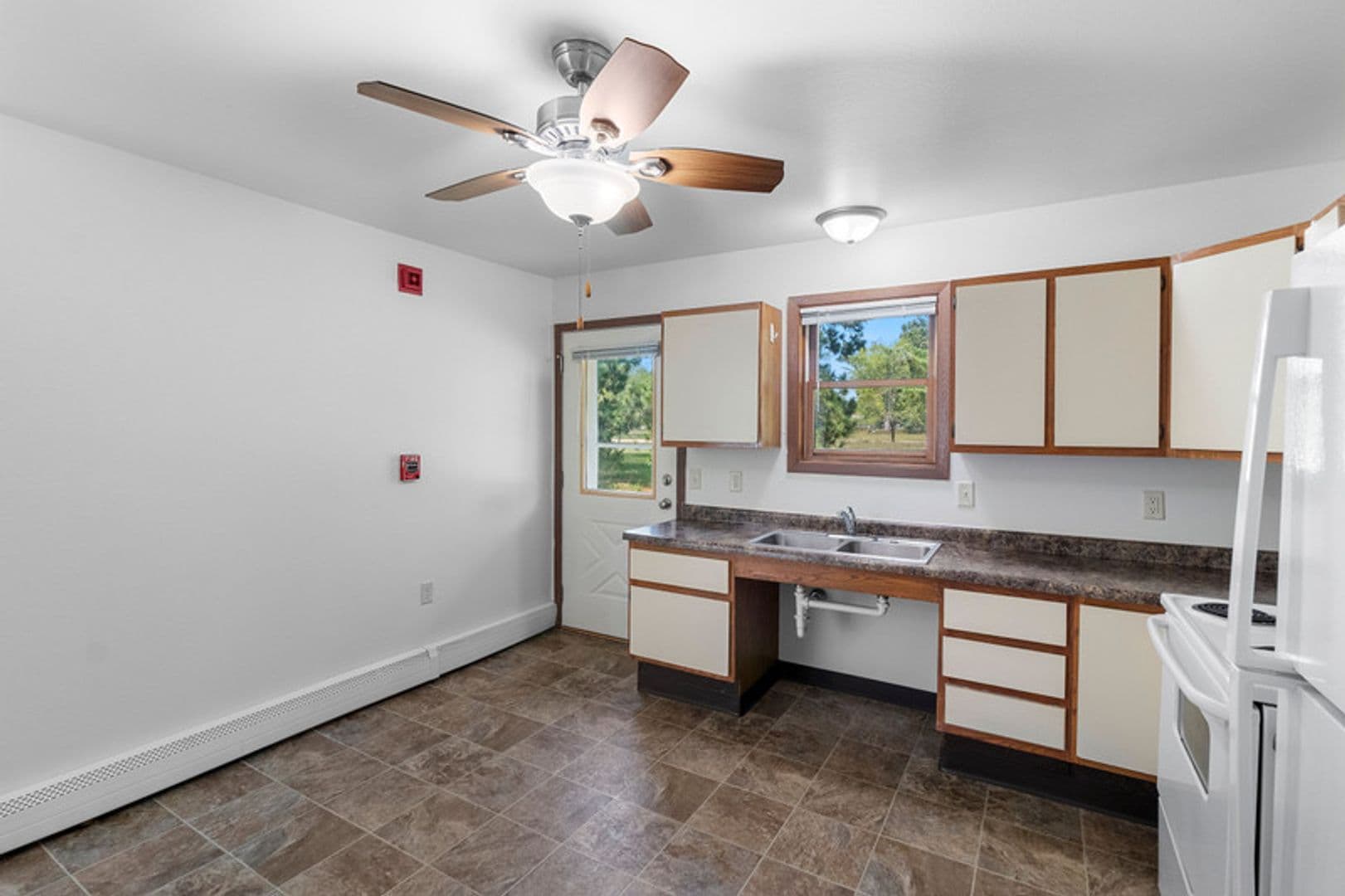 Plover Apartment: 2956 Hickory Drive