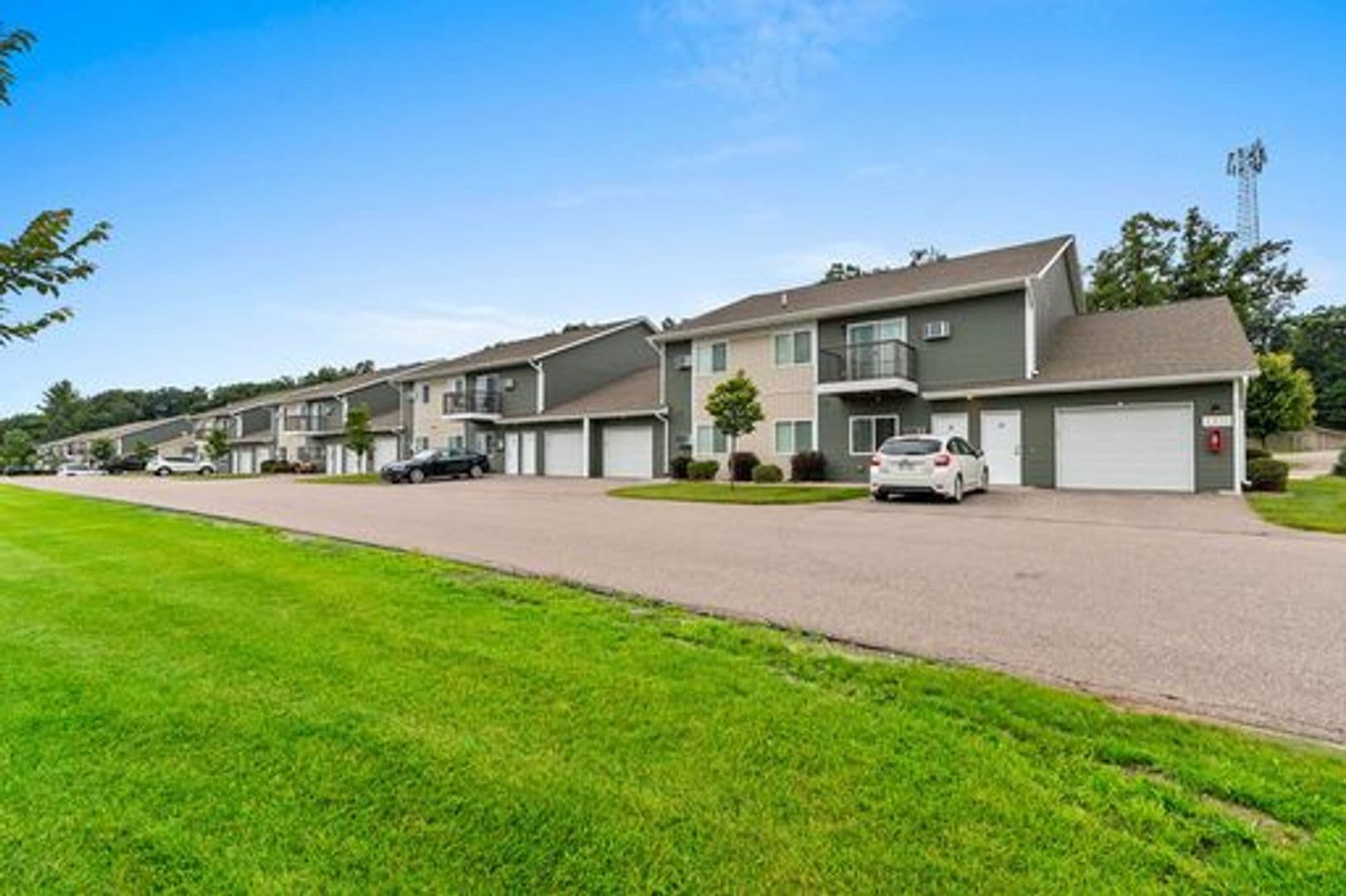 Waupaca Apartment: 1318 Stone Ridge Road