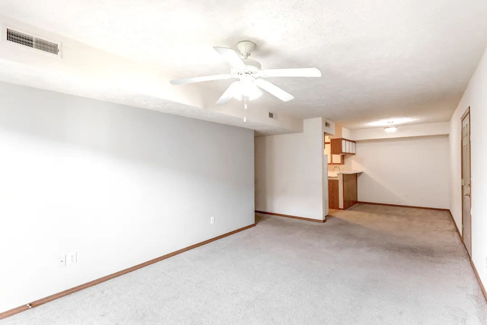 Ozark Apartment: 5513 N 12th St