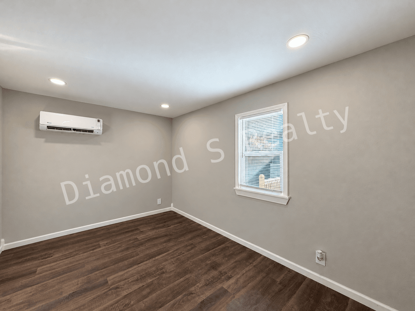 Springfield House: 435 W Catalpa St
