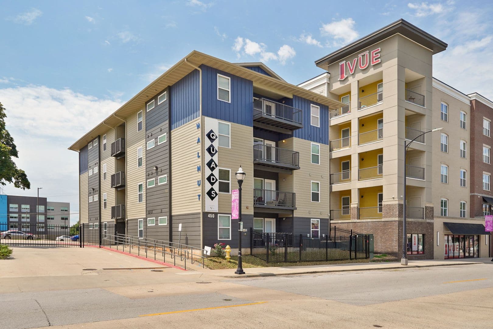 Springfield Apartment: 450 E Walnut St