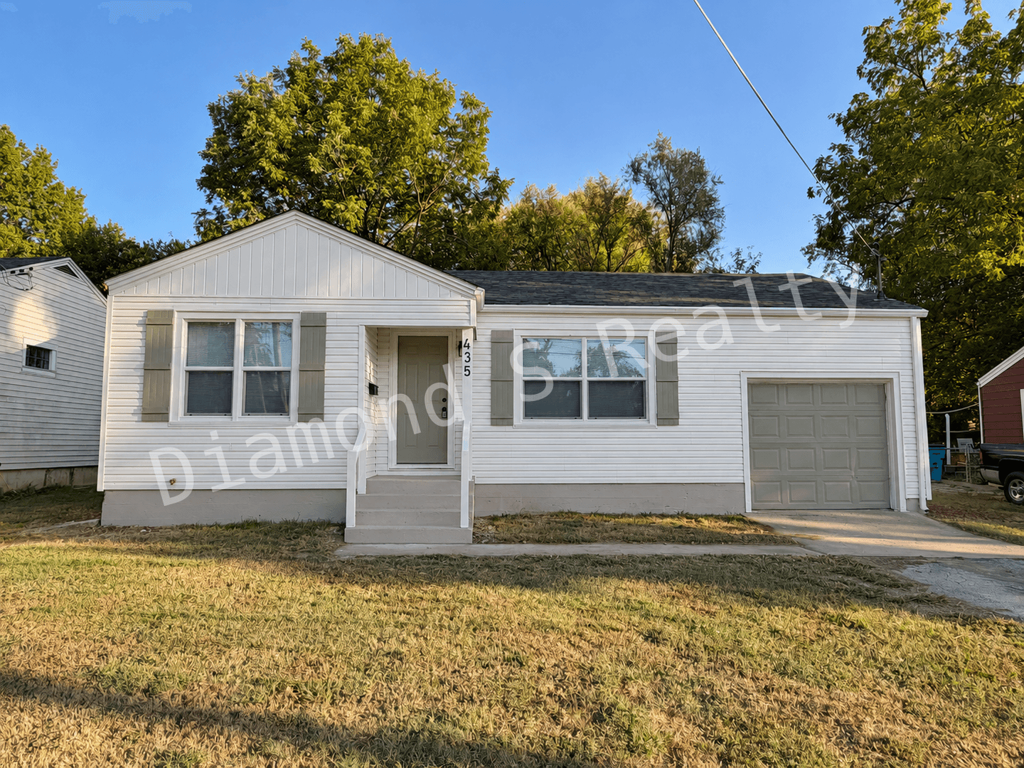 Springfield House: 435 W Catalpa St