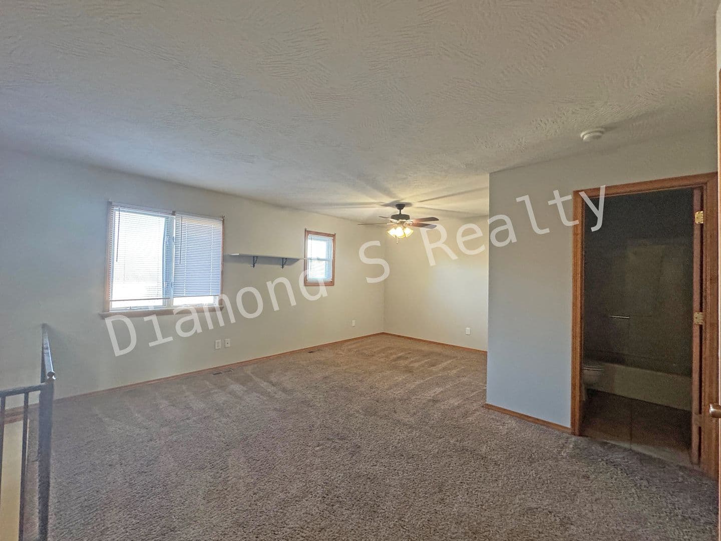 Nixa Apartment: 1204 Flora Street