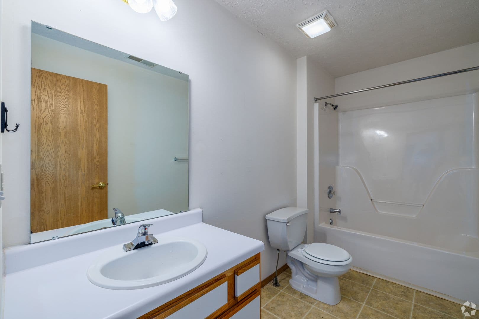 Nixa Apartment: 1300-1459 W Eaglewood Dr