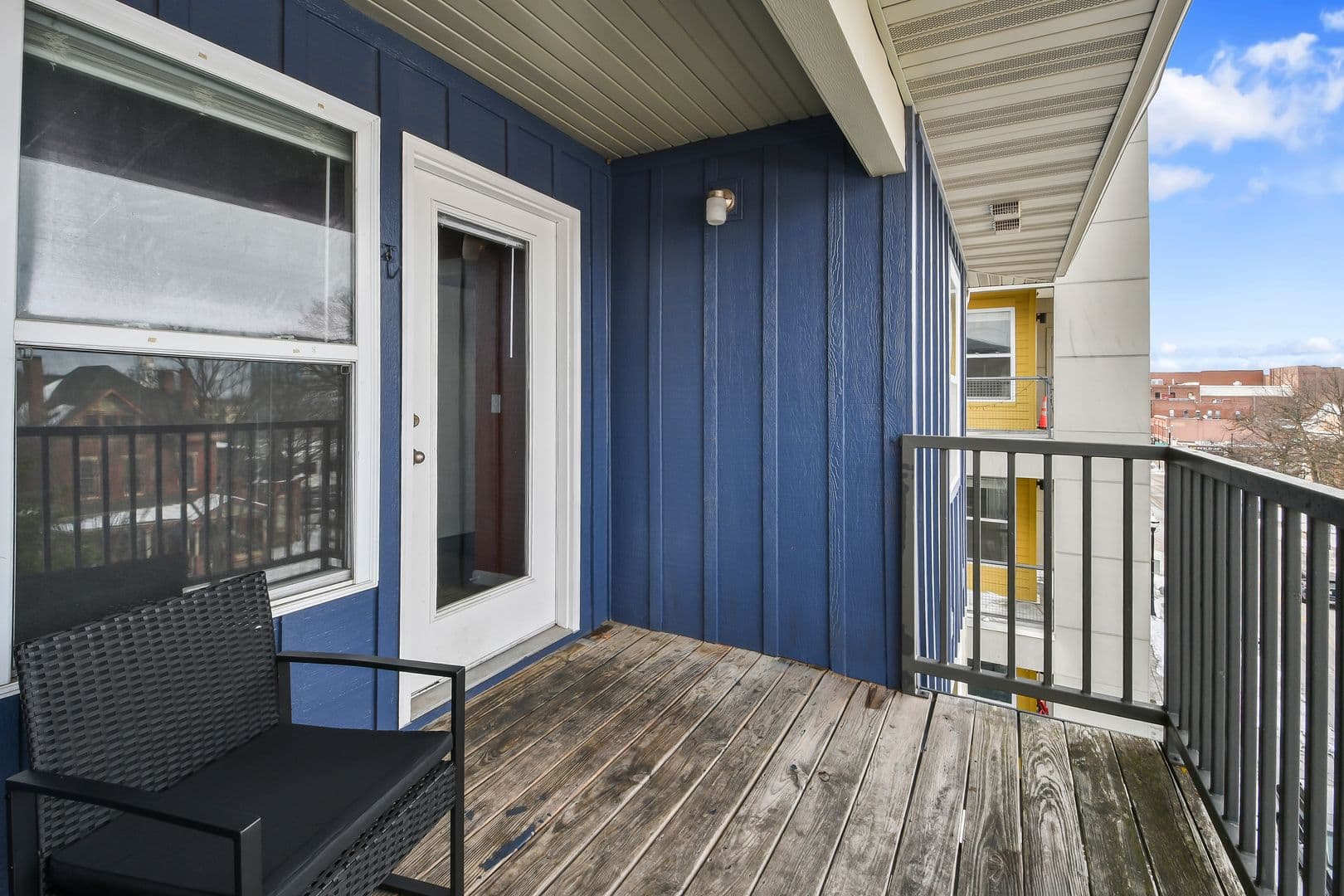 Springfield Apartment: 450 E Walnut St