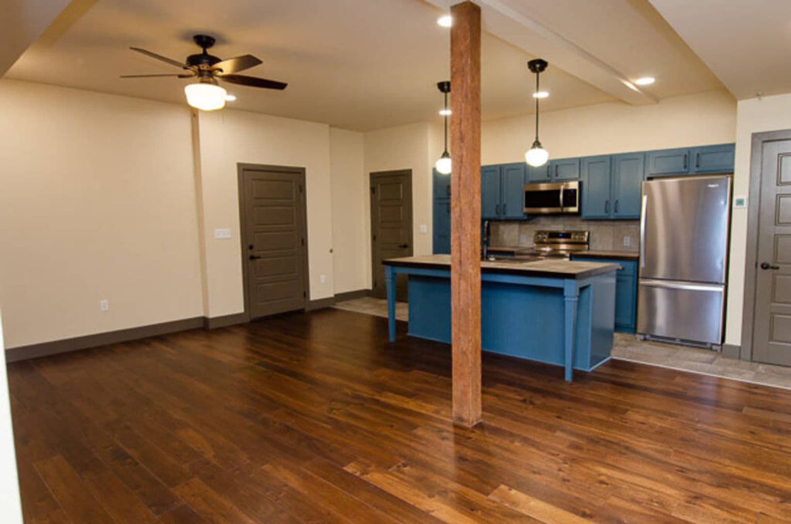 Springfield Condo: 203 West Commercial Street- 3B