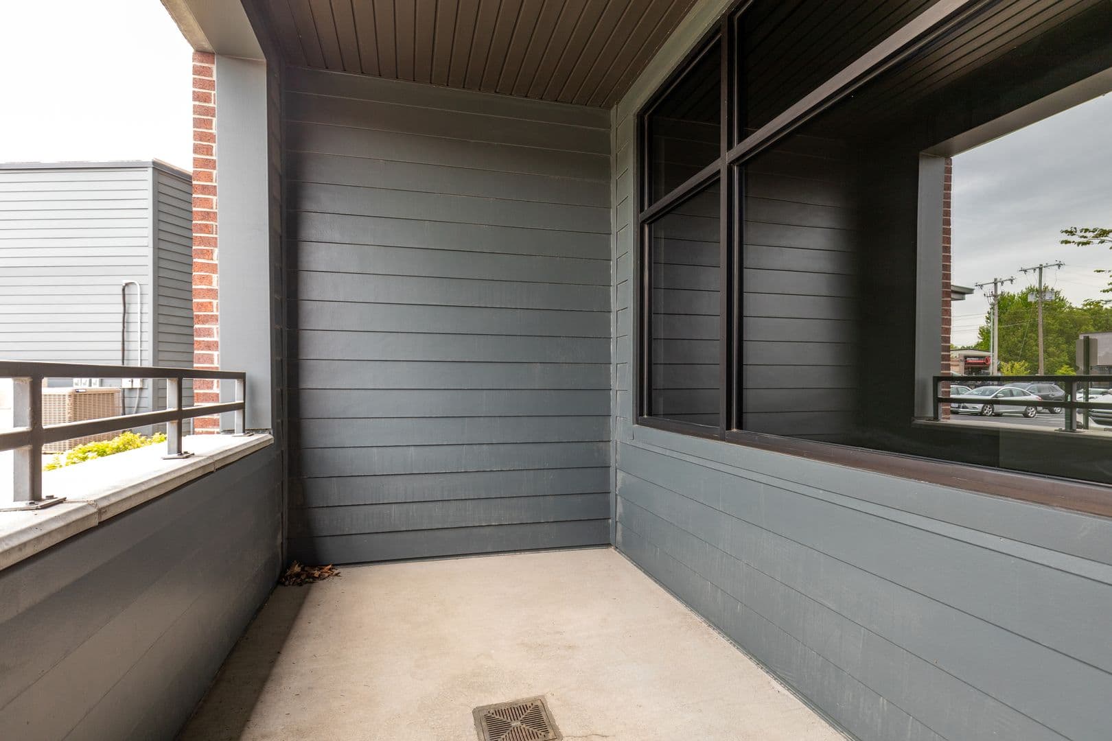 Springfield Apartment: 535 W WalnutSt