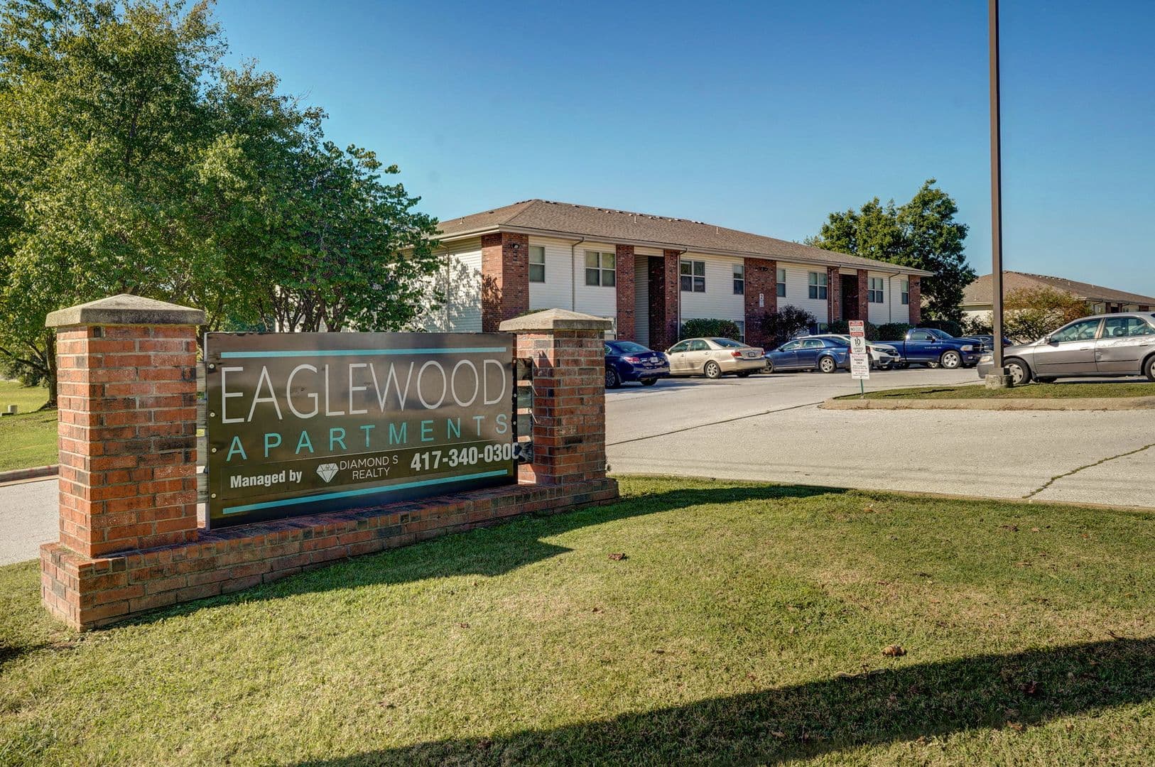 Nixa Apartment: 1300-1459 W Eaglewood Dr