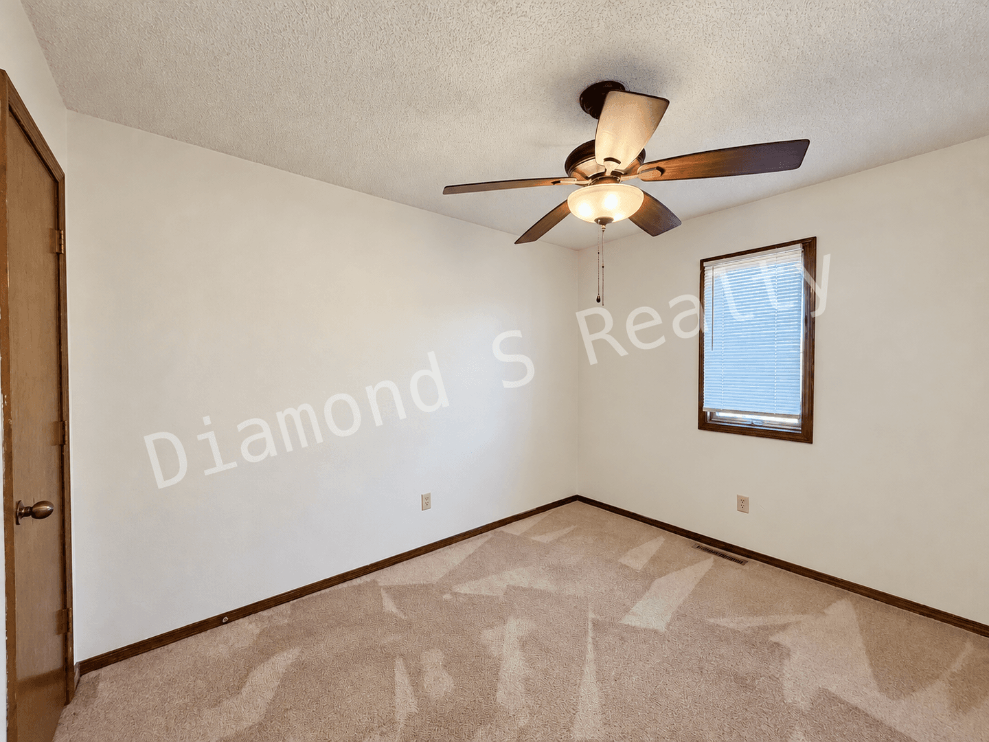 Nixa Apartment: 1201 North Main Street