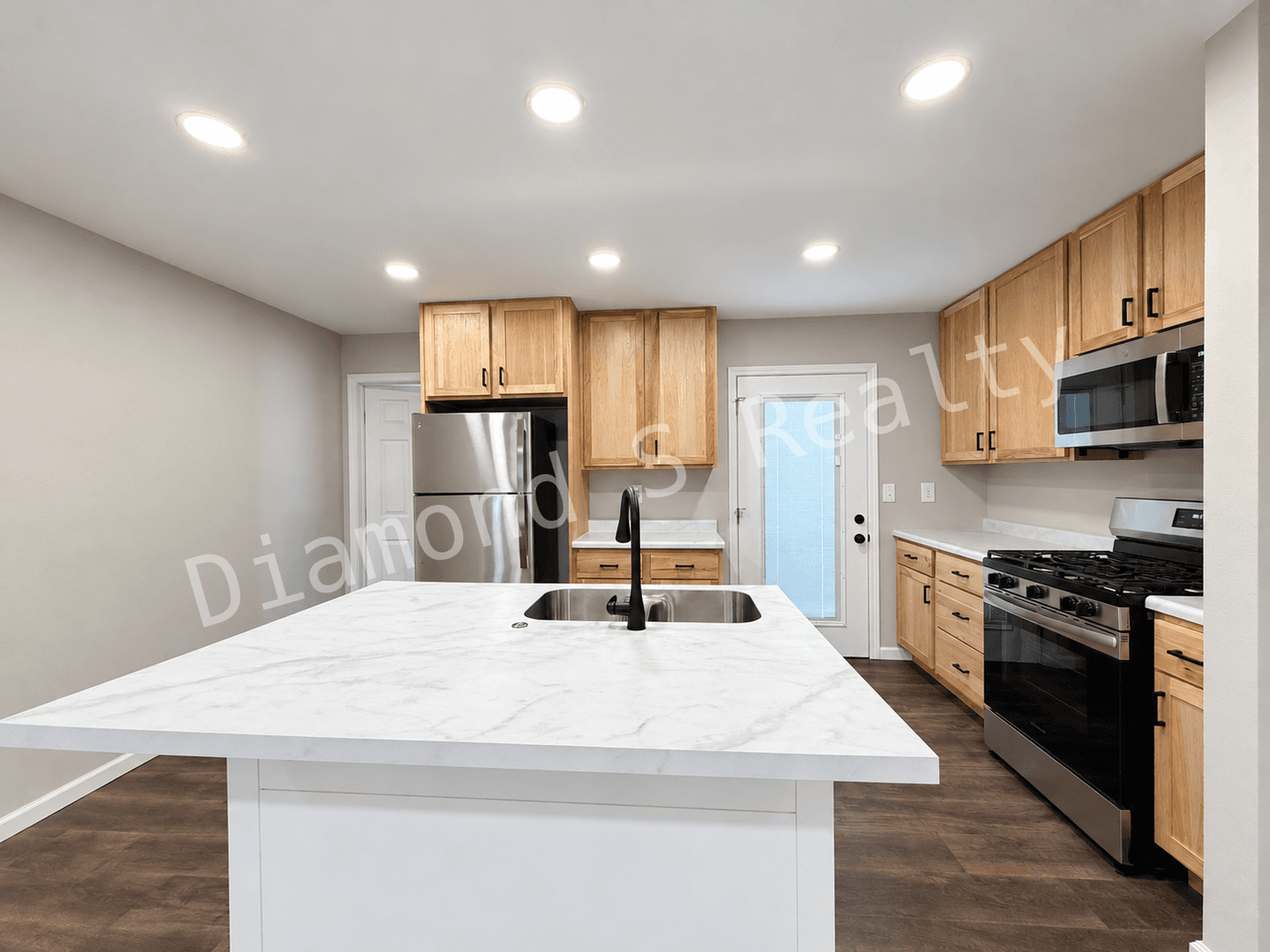 Springfield House: 435 W Catalpa St