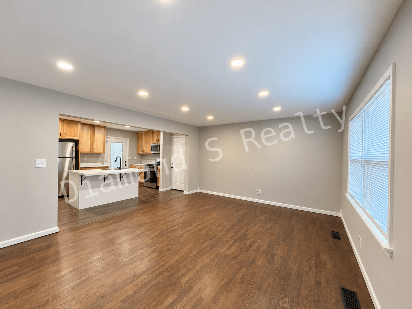 Springfield House: 435 W Catalpa St