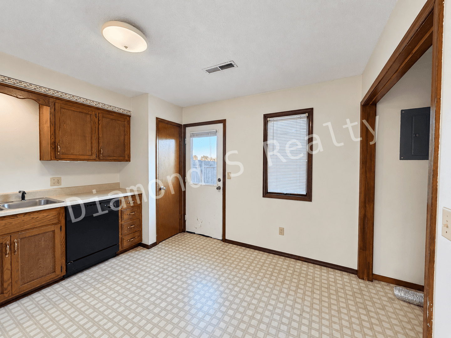 Nixa Apartment: 1201 North Main Street