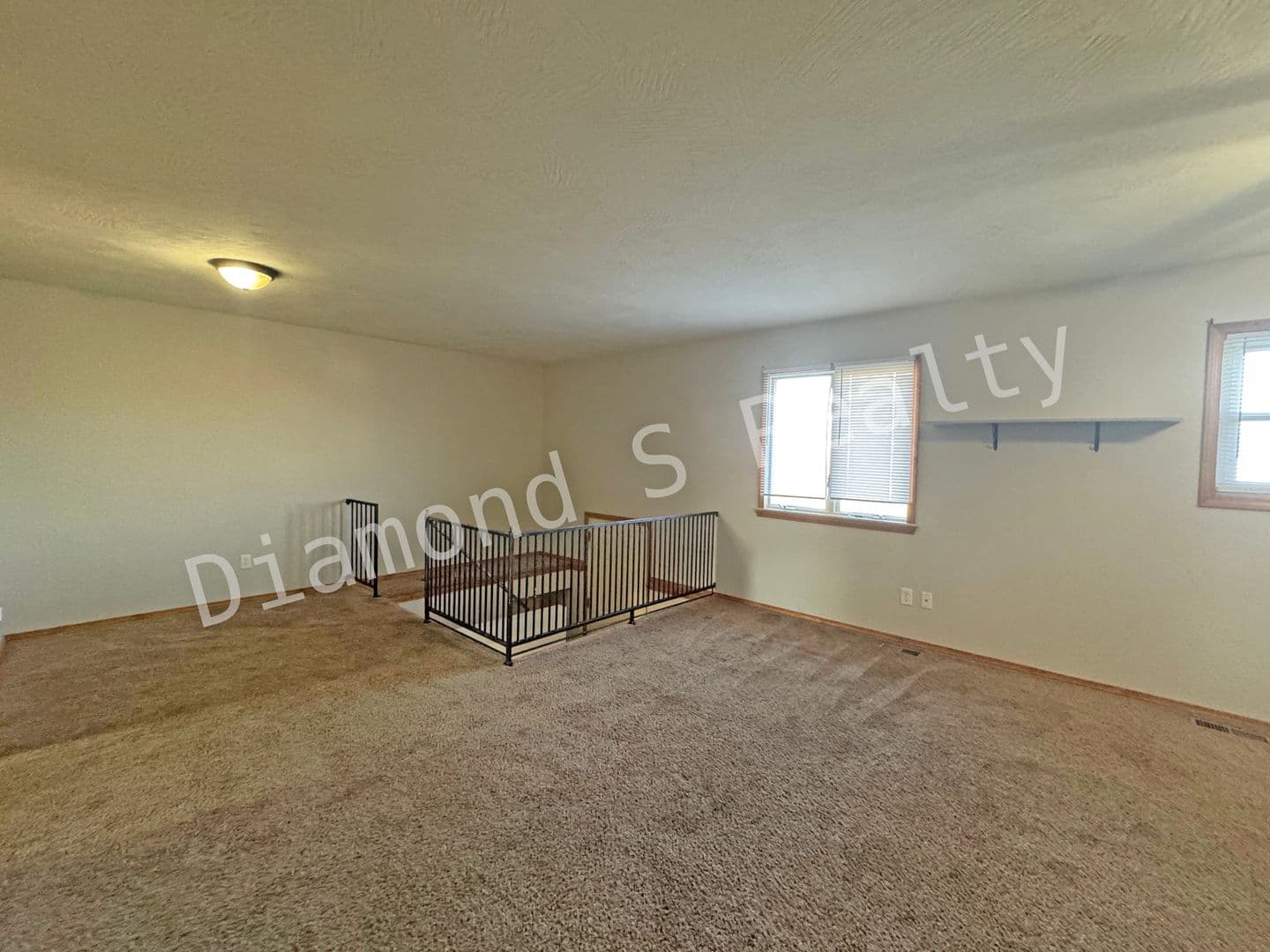 Nixa Apartment: 1204 Flora Street