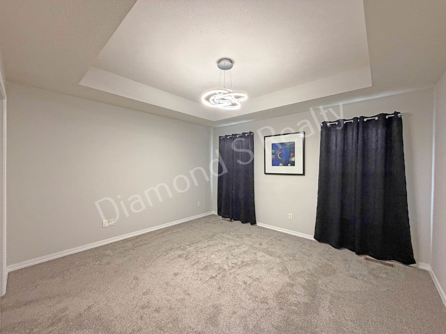 Springfield Apartment: 1331 W Sackett St