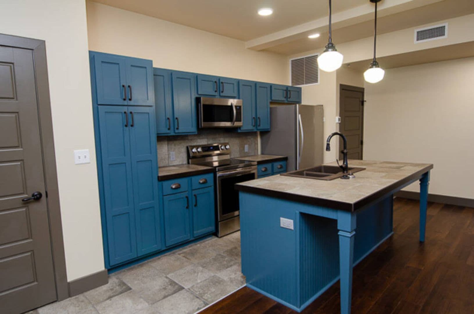 Springfield Condo: 203 West Commercial Street- 3B
