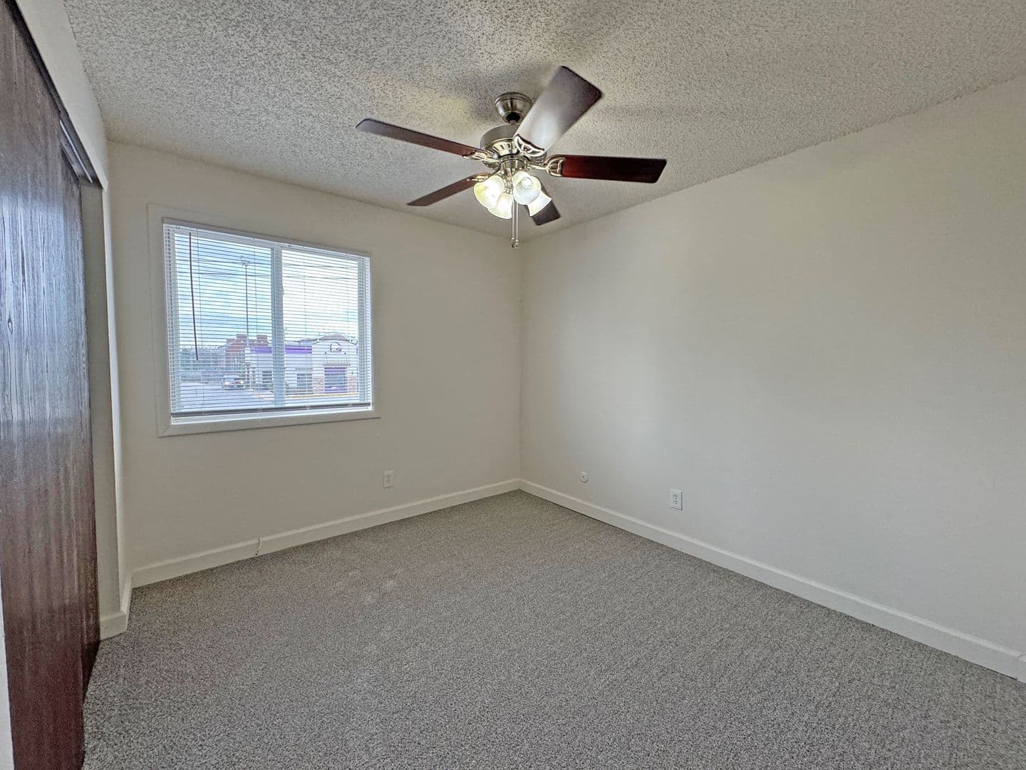 Springfield Apartment: 1210 E Cherry St