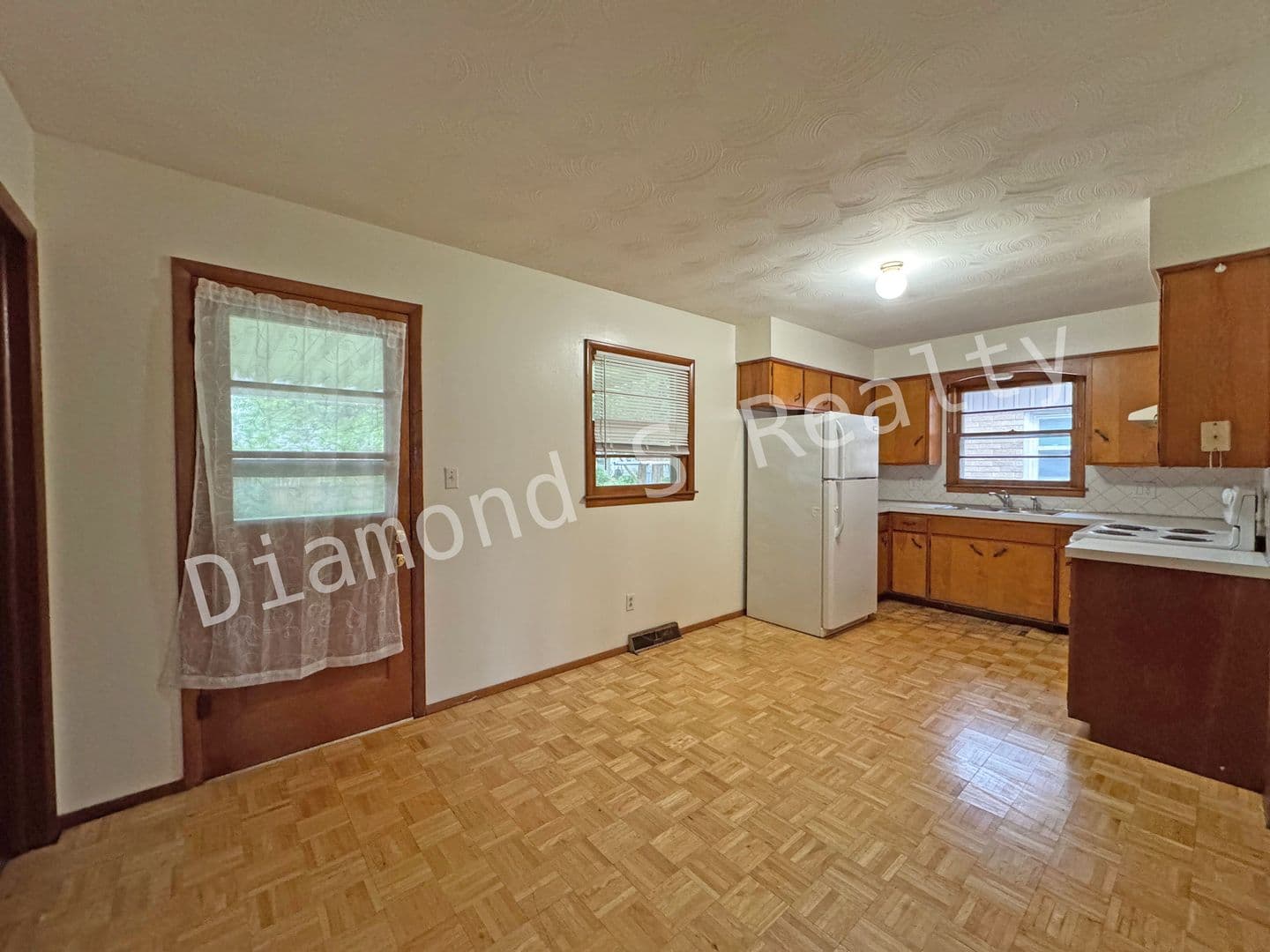 Springfield House: 1924 E Turner St