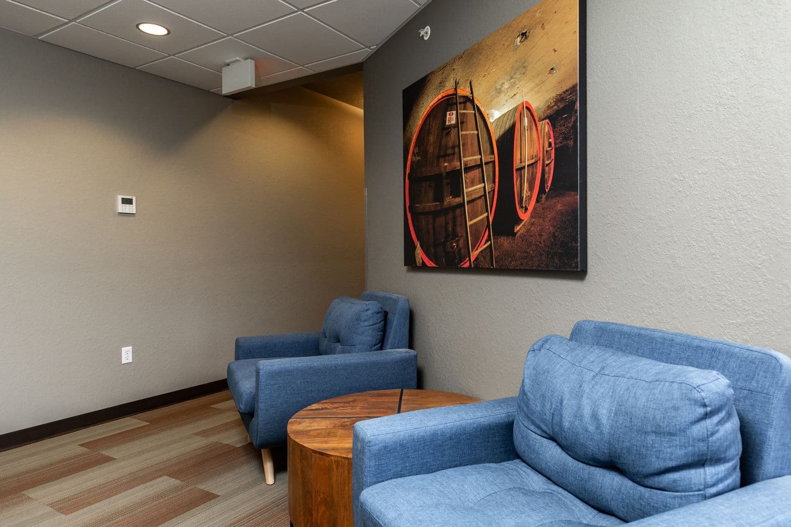 Springfield Apartment: 535 W WalnutSt